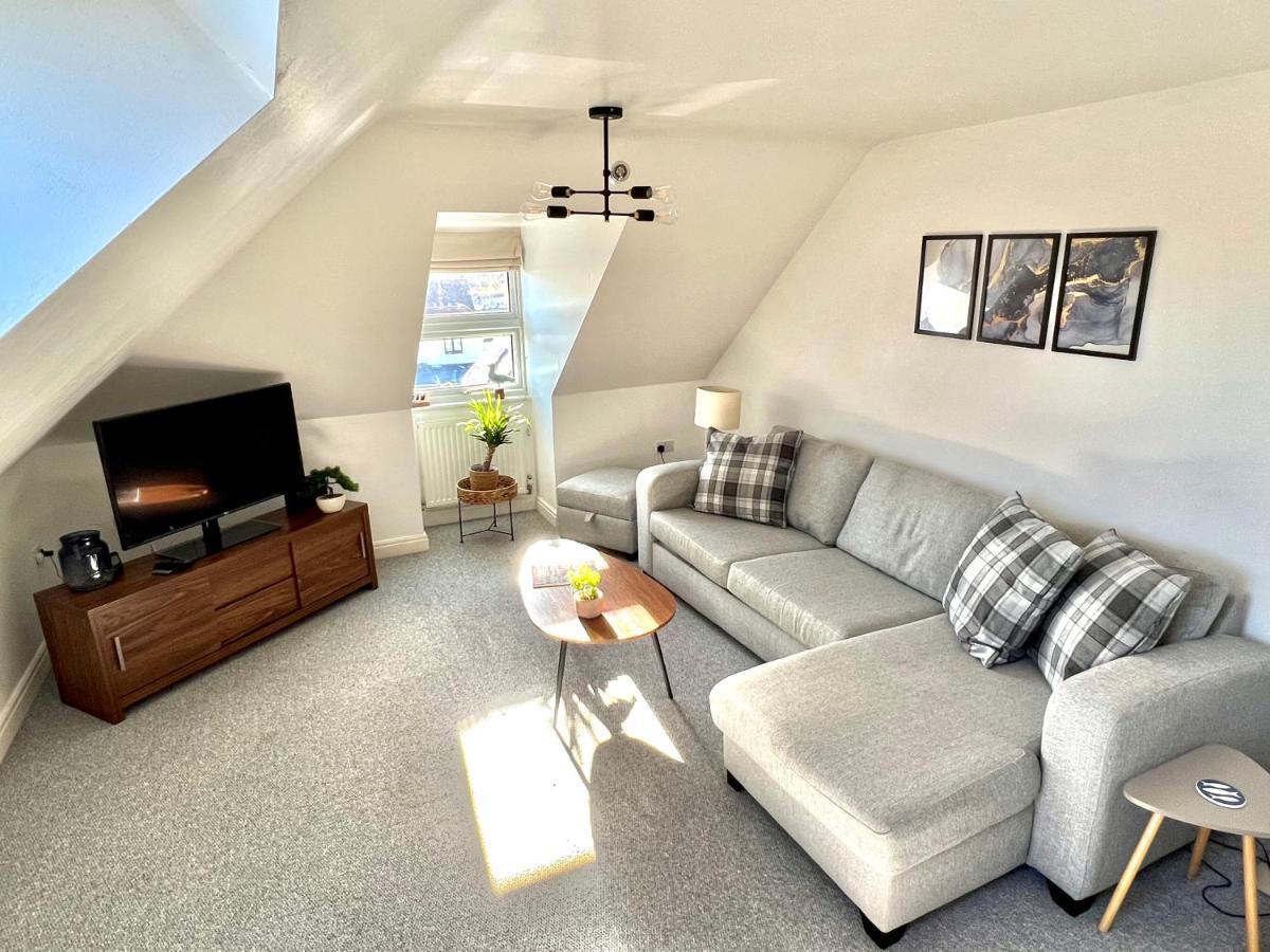 Swanage Holiday Penthouse Apartment, Moments From Beach And Town, On Site Parking, Fast Wifi, Sleeps Up To 6, Rated Exceptional Exterior foto
